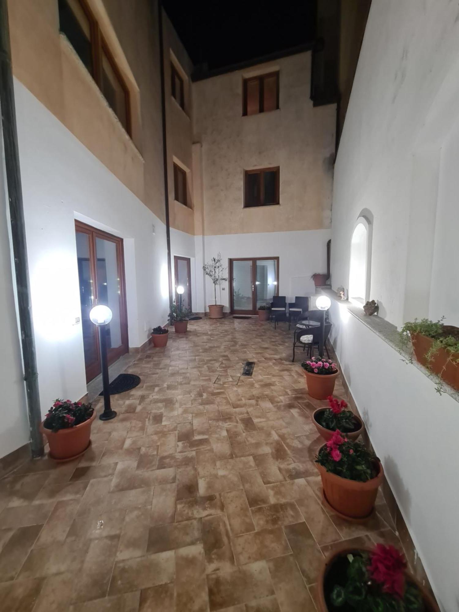 Il Rifugio Delle Parole Bed & Breakfast Nuoro  Exterior photo